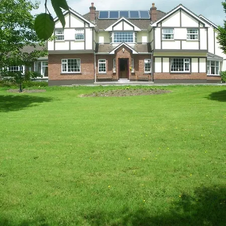 Redwood Bed and breakfast 4*